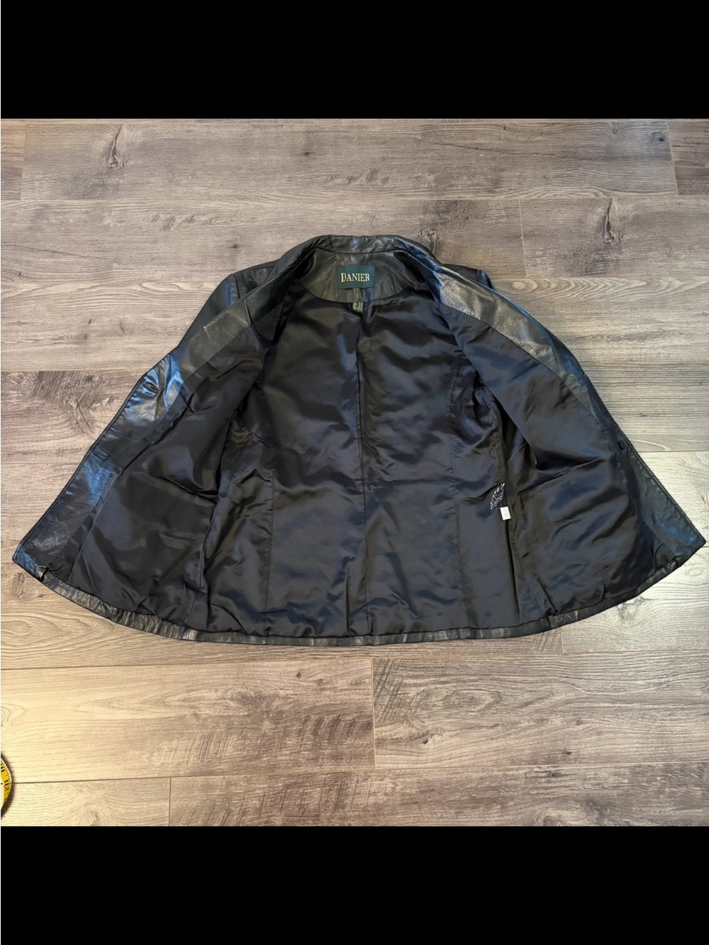 Danier genuine leather blazer jacket black - Picture 3 of 11